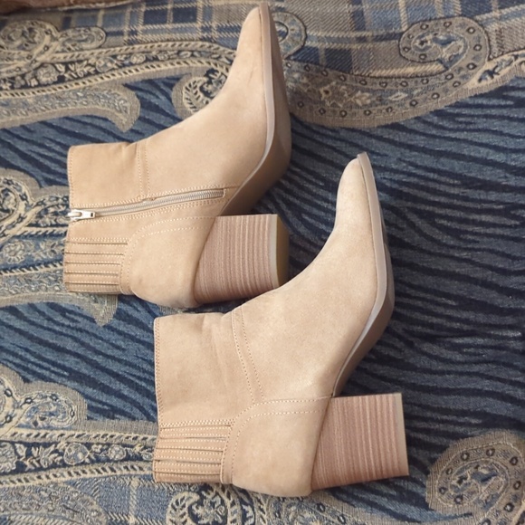 Lauren Conrad LC New Boots w/ Memory Foam! - Picture 2 of 4